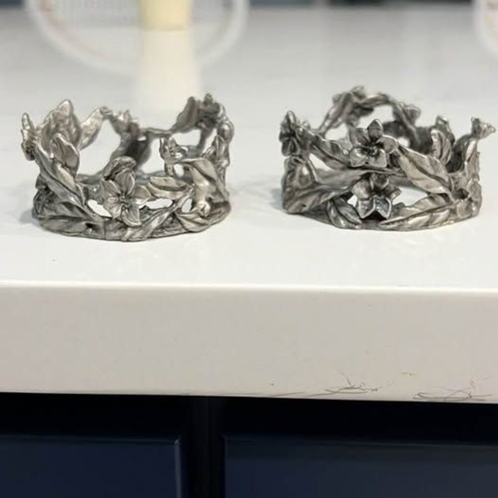 Vintage Floral Pewter Napkin Rings  – Leaf & Flower Design  (2)